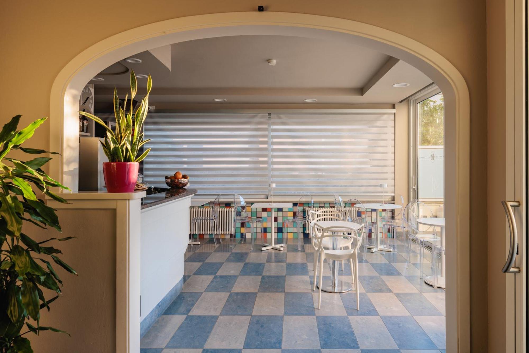 Hotel Nina Marina Di Bibbona Extérieur photo