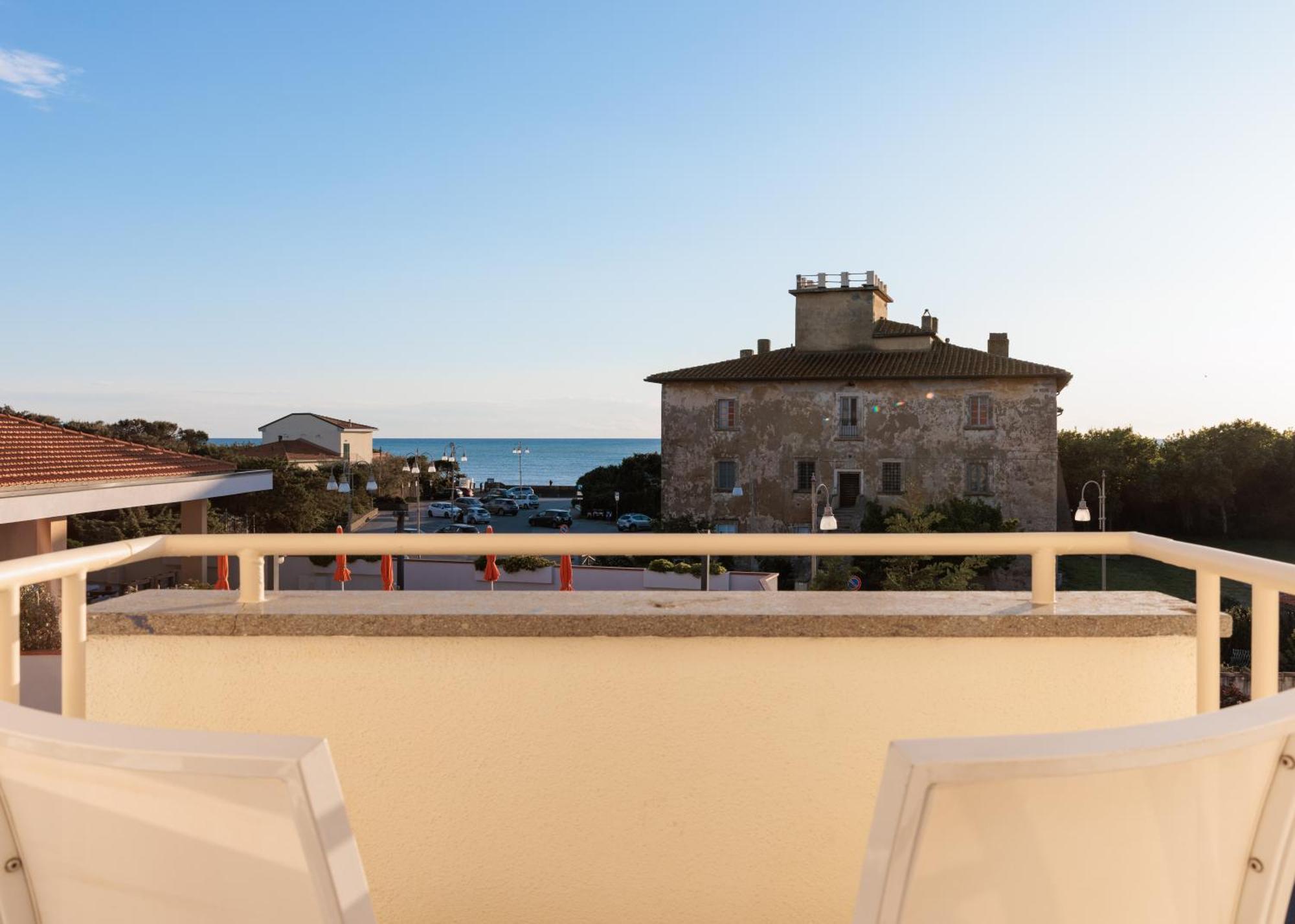 Hotel Nina Marina Di Bibbona Extérieur photo